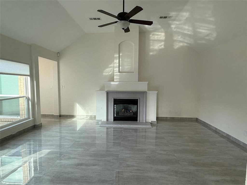 Keller, TX 76248,304 Glen Hollow