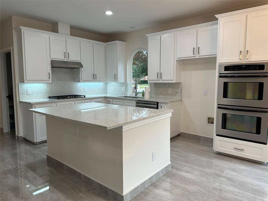 Keller, TX 76248,304 Glen Hollow