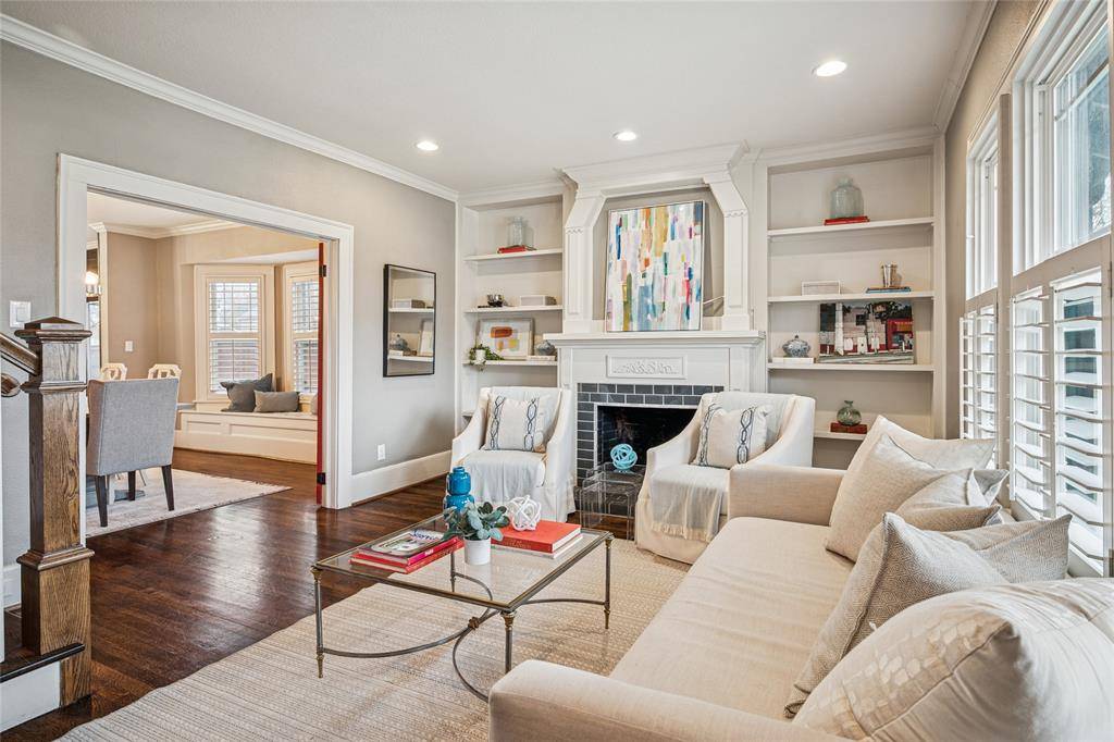 Dallas, TX 75214,6106 Lakeshore Drive