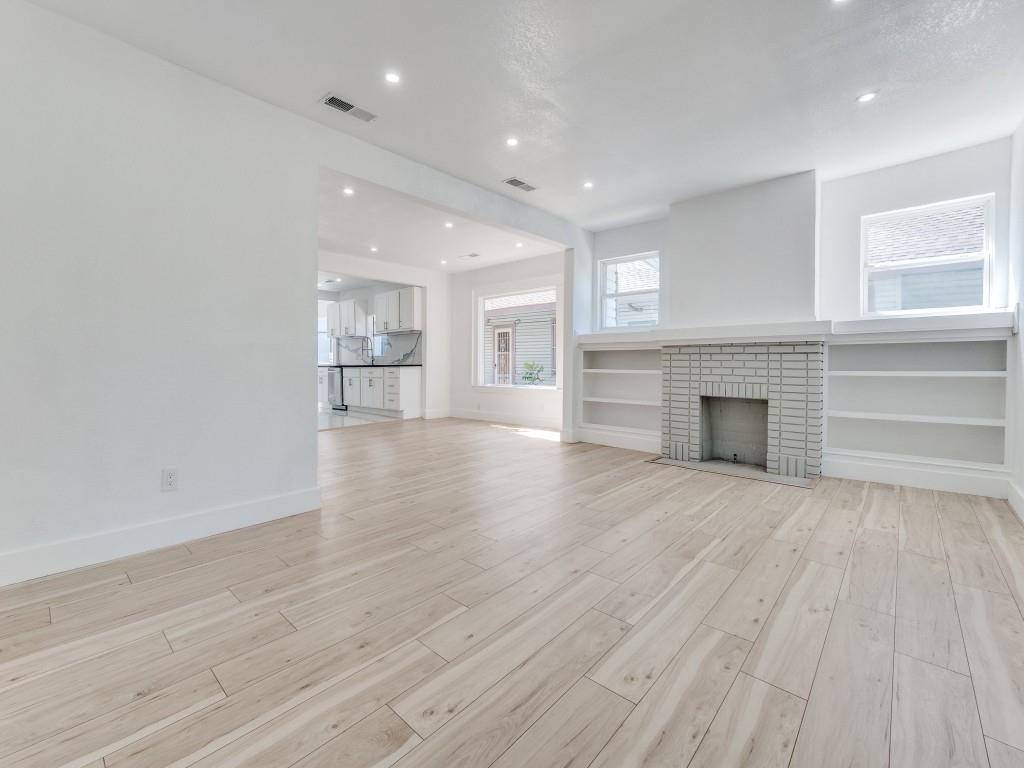 Dallas, TX 75223,809 Cristler Avenue