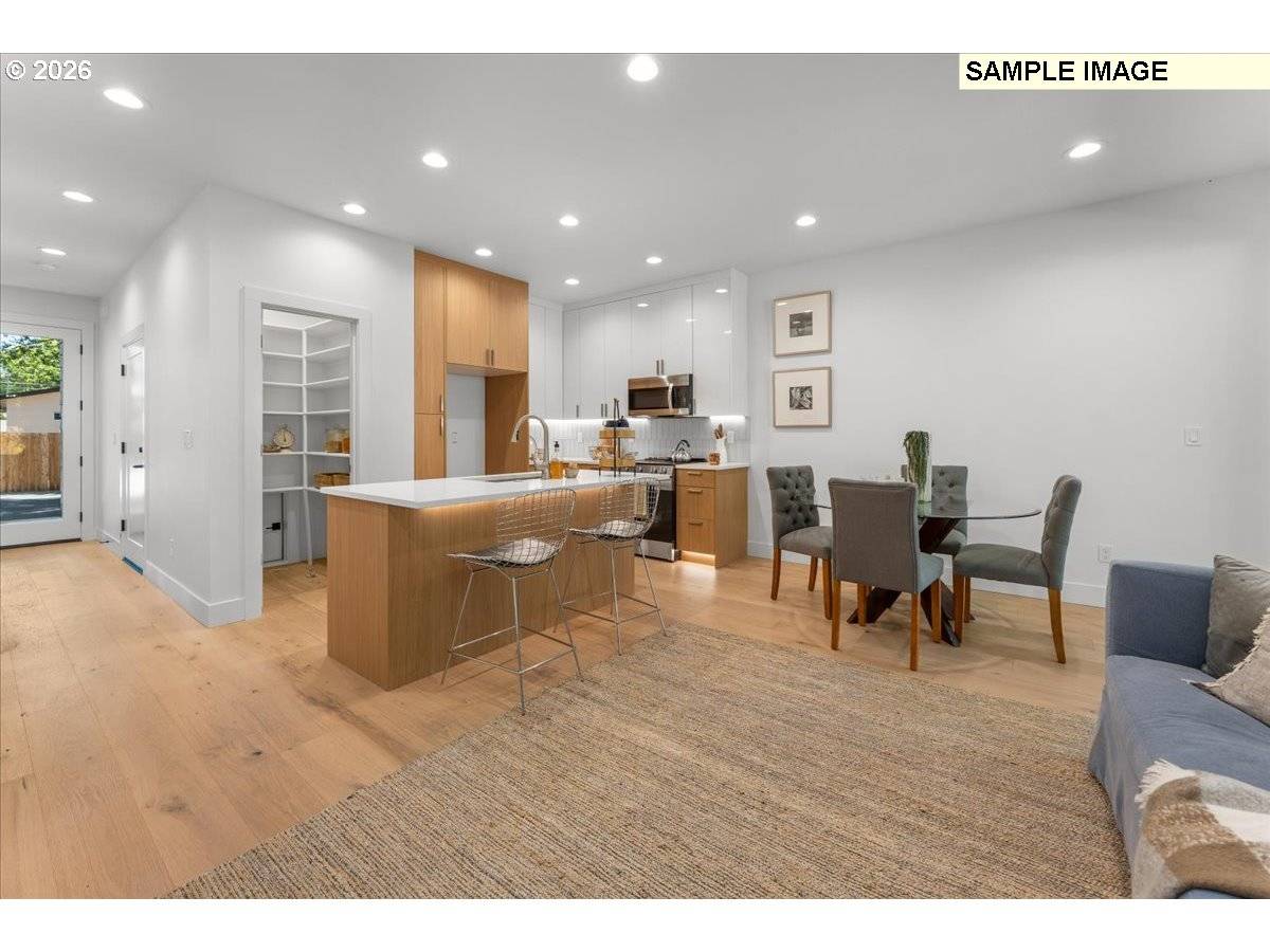 Milwaukie, OR 97222,5041 SE King RD #B