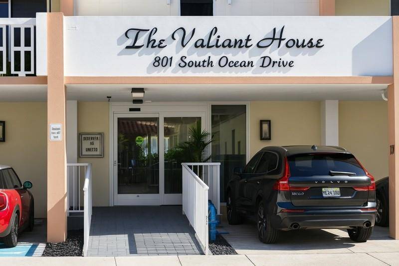 Hollywood, FL 33019,801 S Ocean Drive #206
