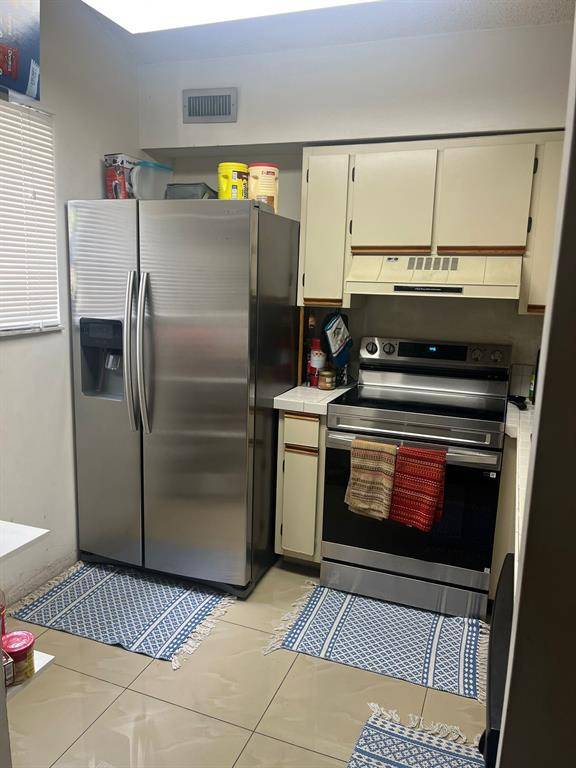 Oakland Park, FL 33309,3053 N Oakland Forest Dr #201