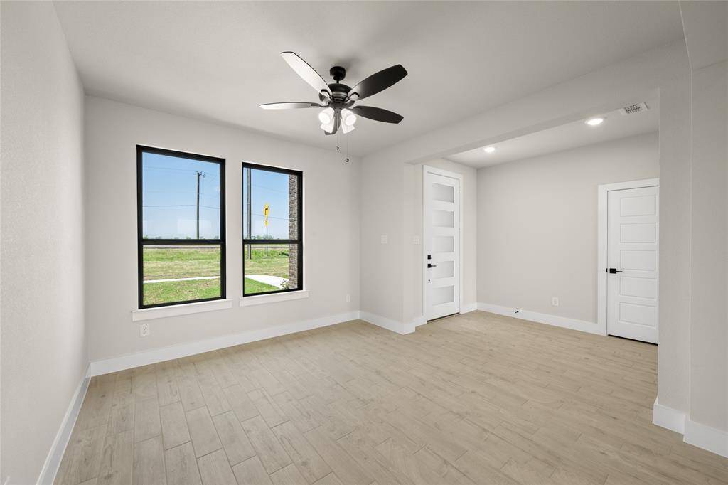 Waxahachie, TX 75165,2850 FM No 878