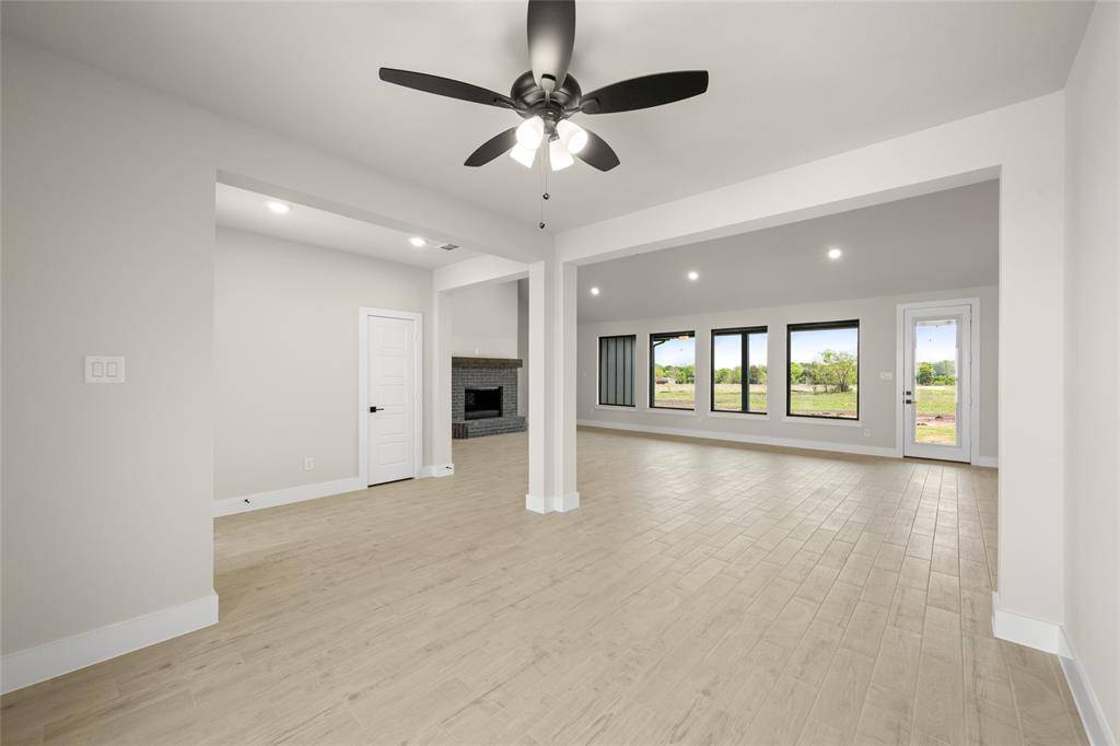 Waxahachie, TX 75165,2850 FM No 878