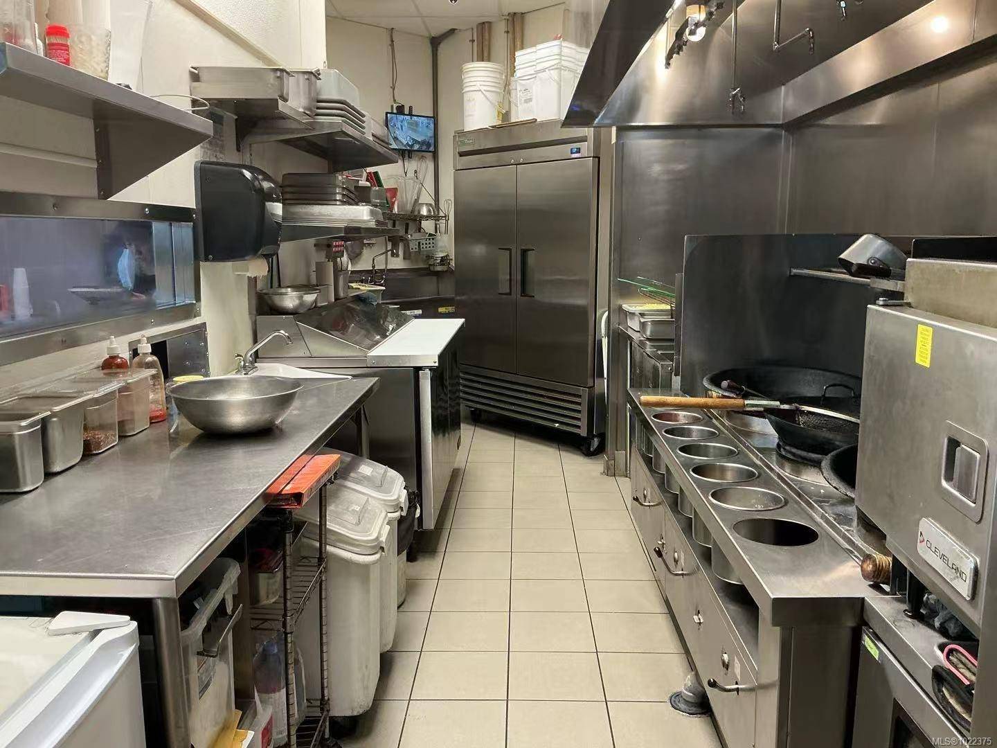 Nanaimo, BC V9T 4T7,6631 Island Hwy #F10