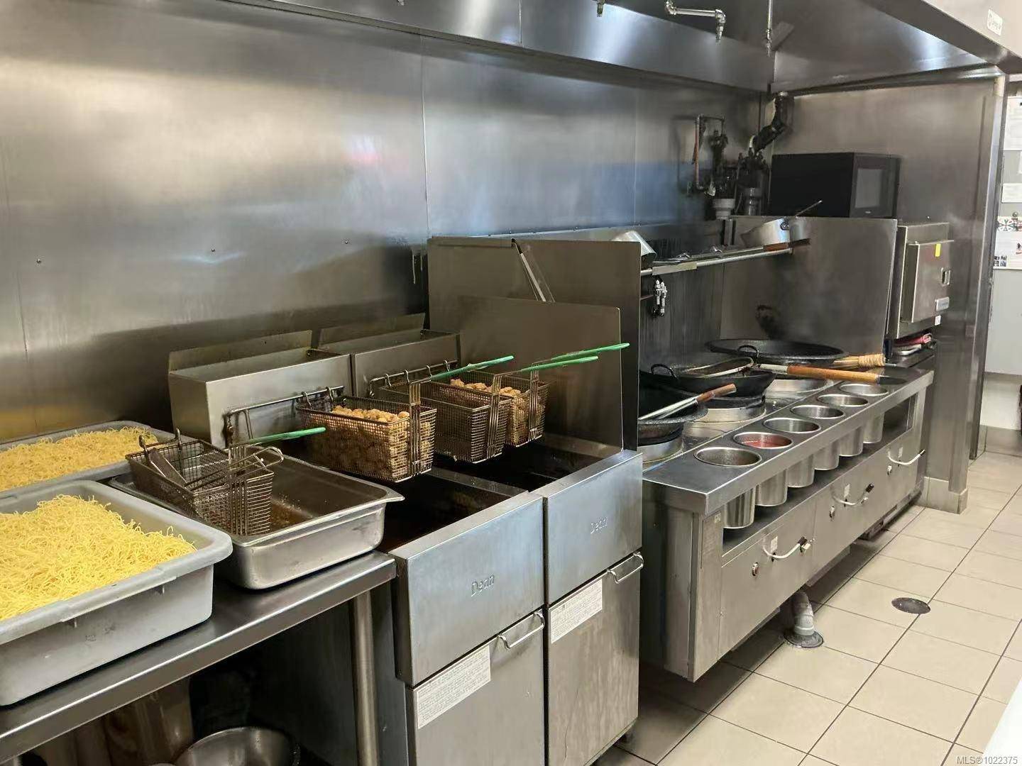 Nanaimo, BC V9T 4T7,6631 Island Hwy #F10