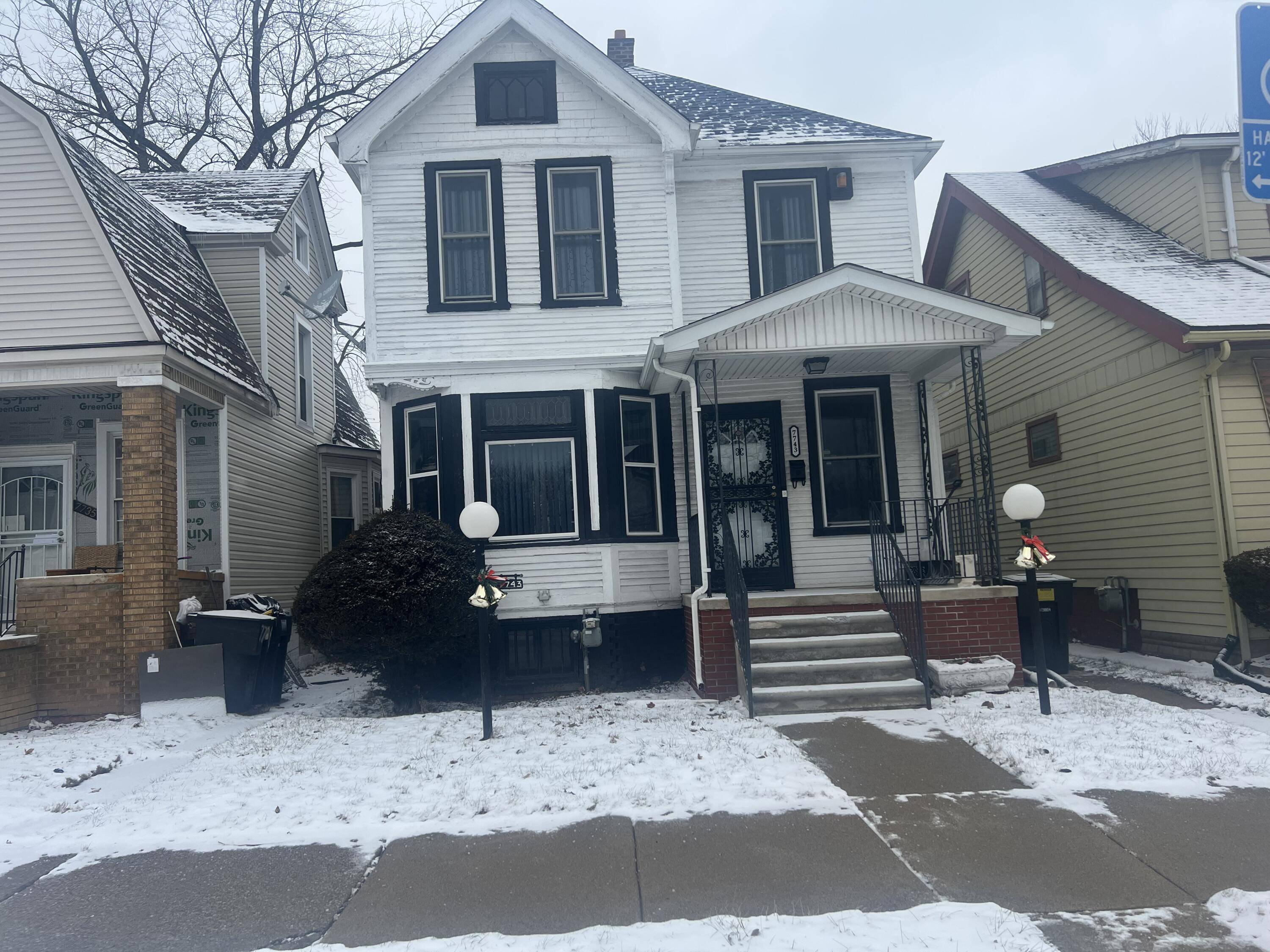 Detroit, MI 48214,7743 E Canfield ST