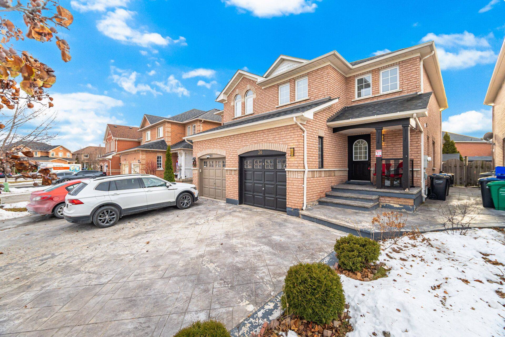 Brampton, ON L7A 1M8,38 Coppermill DR