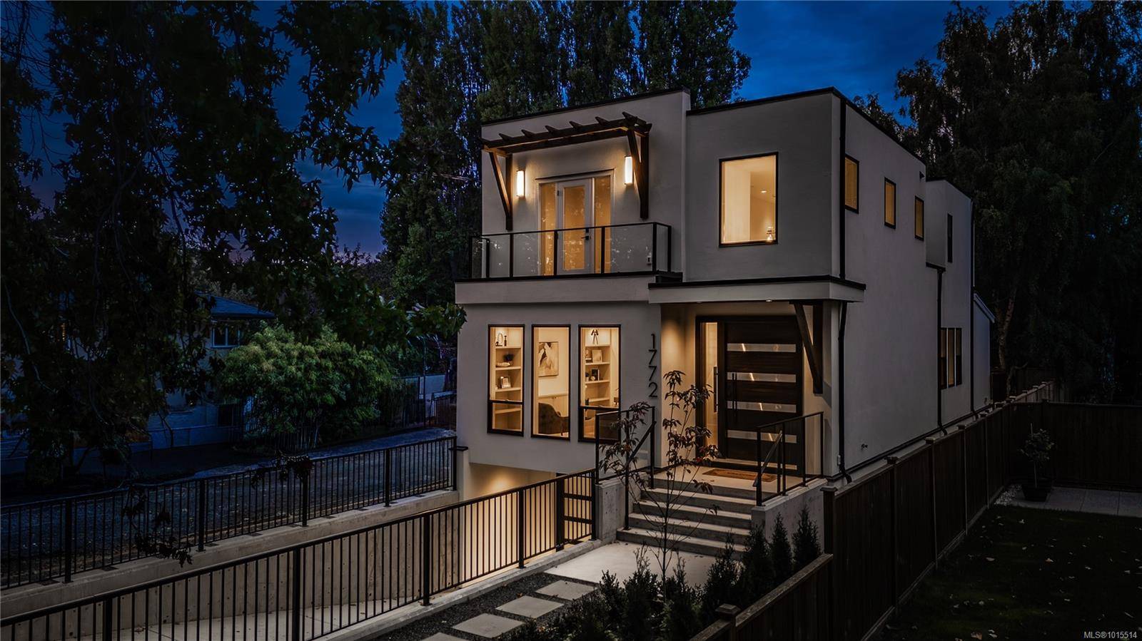 Victoria, BC V8S 1N6,1772 Chandler Ave