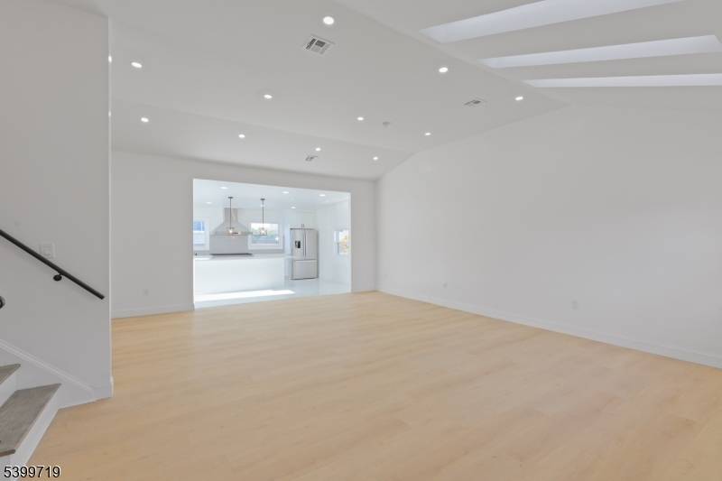 Woodbridge Twp., NJ 08863,537 Ford Ave