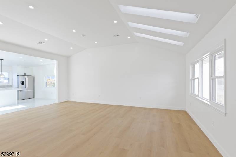 Woodbridge Twp., NJ 08863,537 Ford Ave