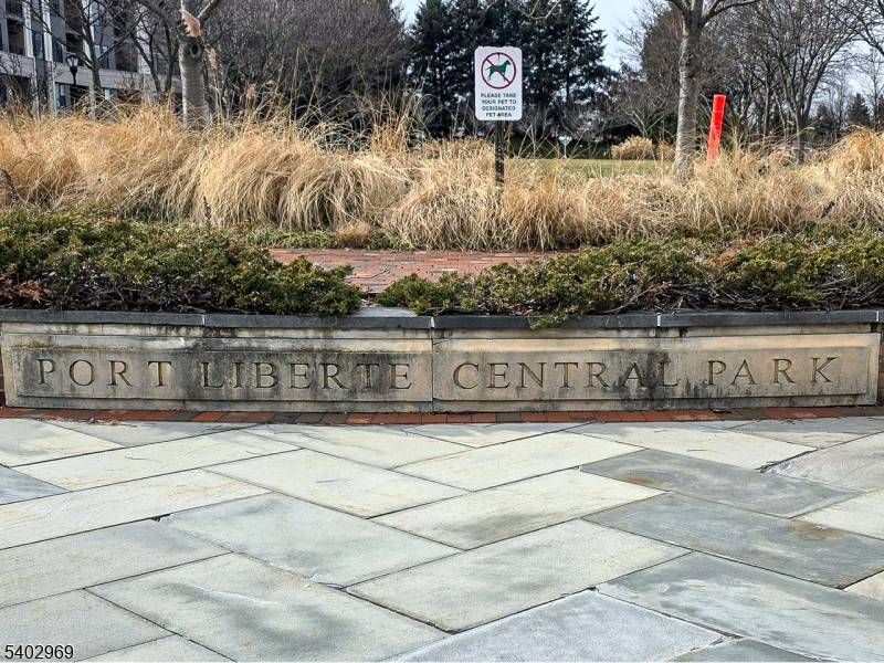 Jersey City, NJ 07305,30 Freedomway #102