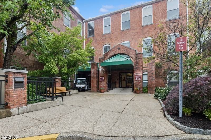 Little Falls Twp., NJ 07424,240 Main St #313