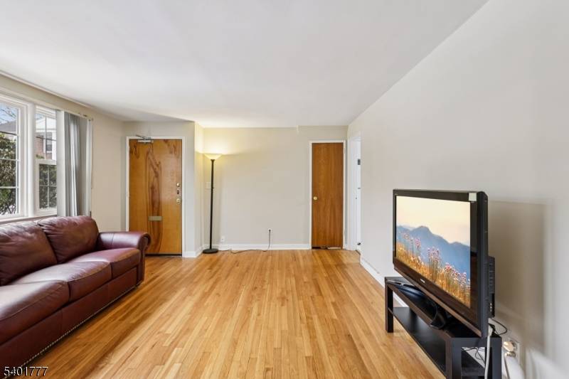 Springfield Twp., NJ 07081,445 Morris Ave #D11