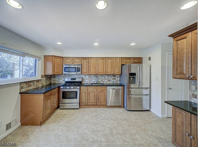 Hillsborough Twp., NJ 08844,898C Merritt Dr #C