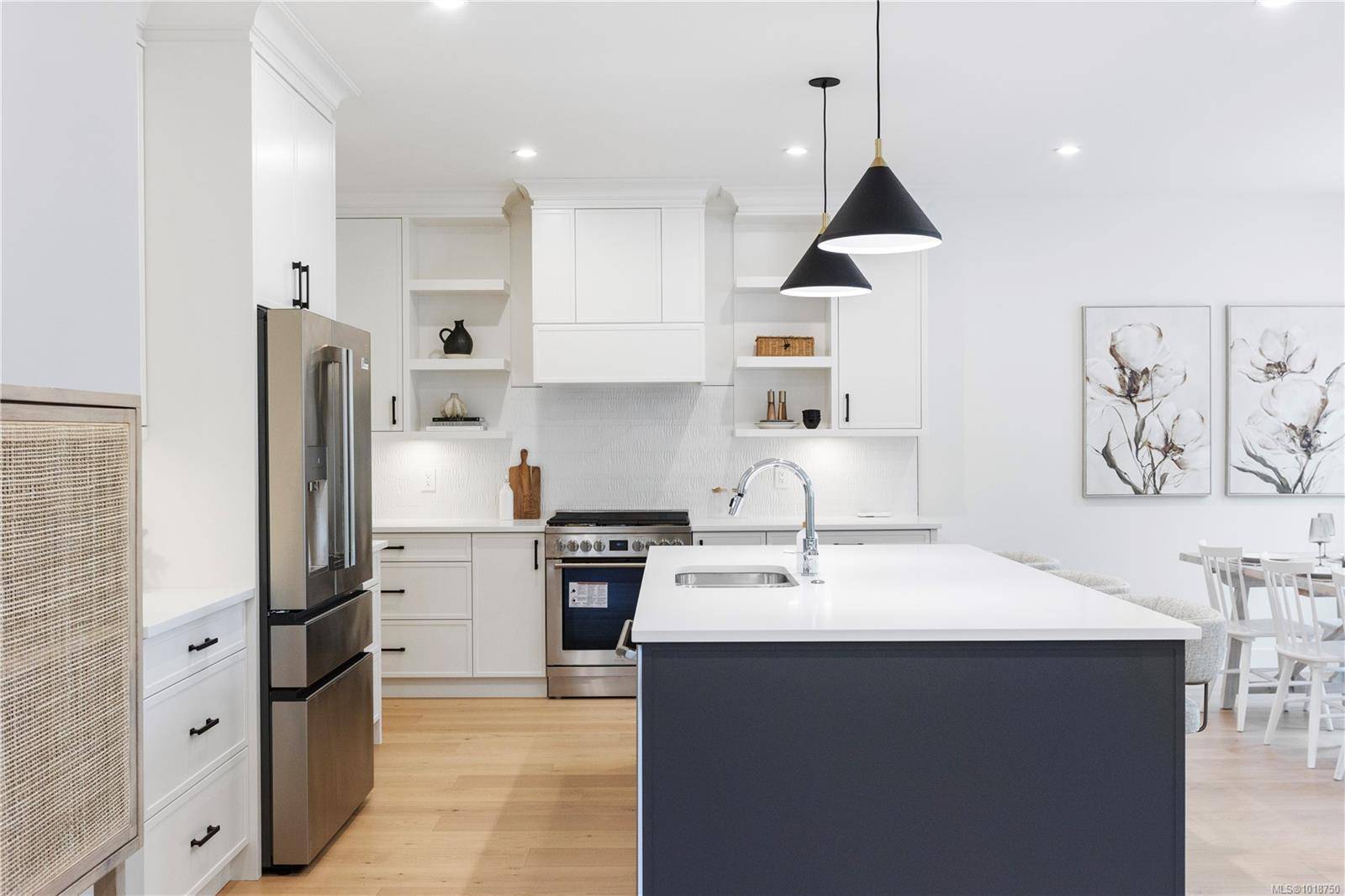 Saanich, BC V8Z 1W5,220 Kamloops Ave