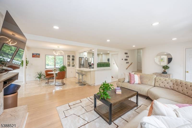 North Caldwell Boro, NJ 07006,531 Mountain Ave