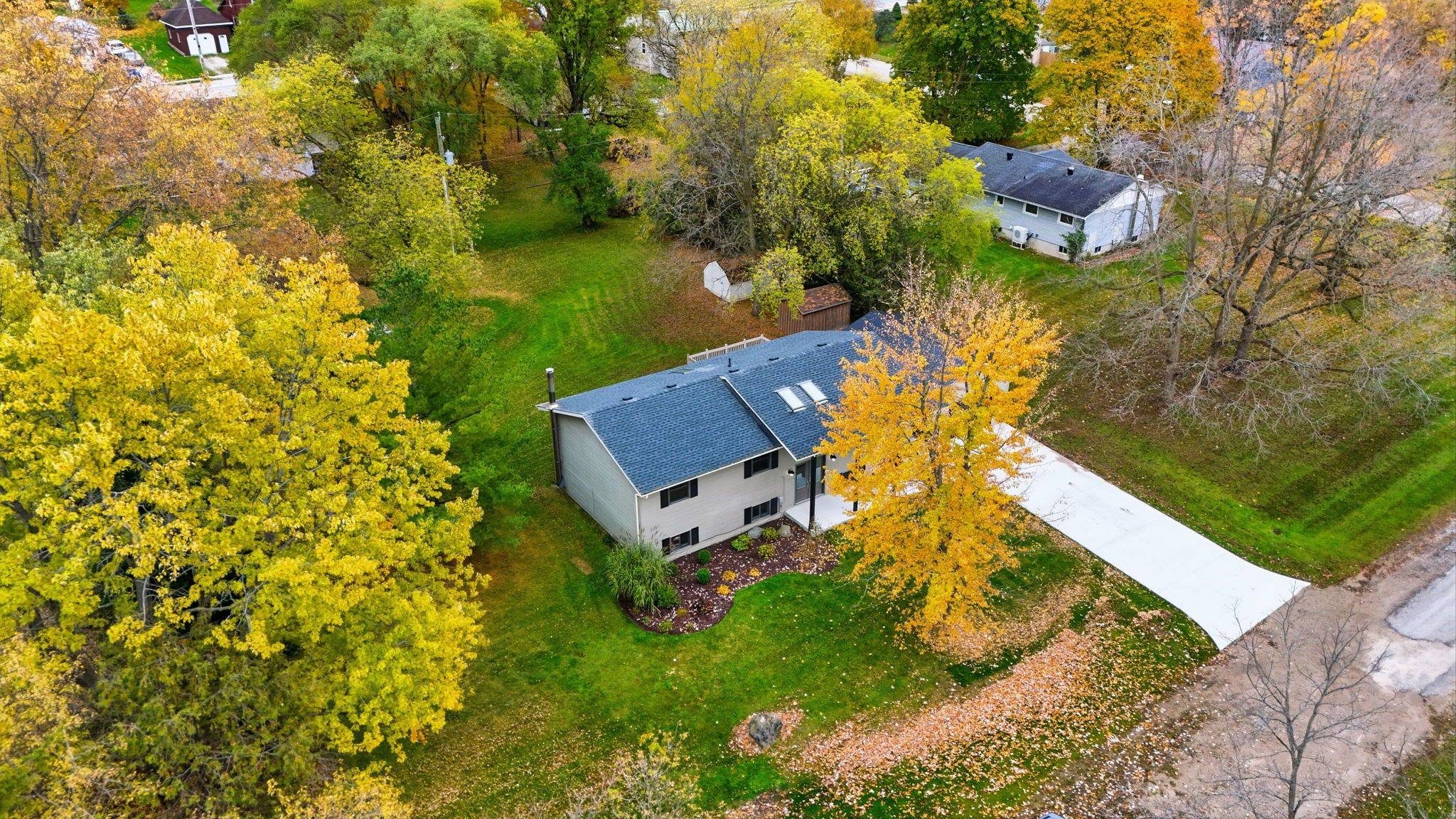 Brockton, ON N0G 1S0,25 Dirstien ST N