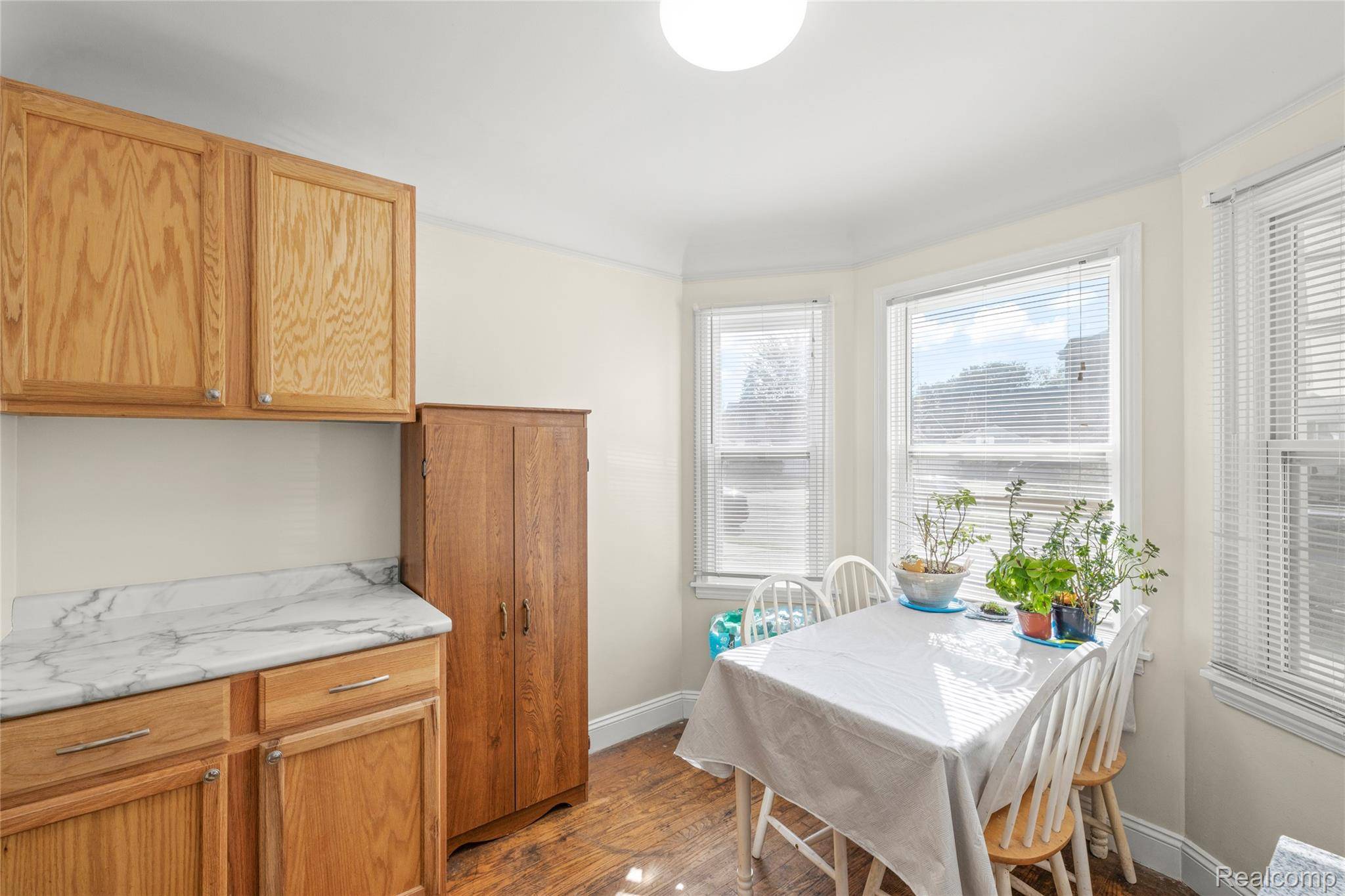 Dearborn, MI 48126,4964 Kenilworth ST