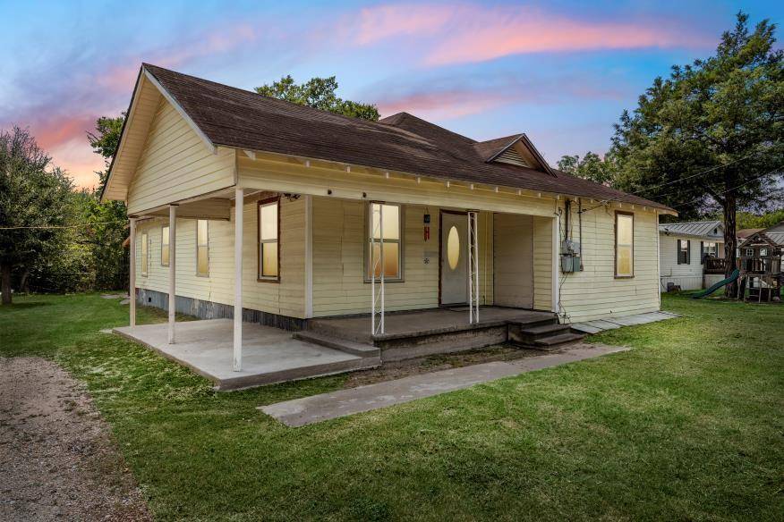 Mexia, TX 76667,400 E TRAVIS