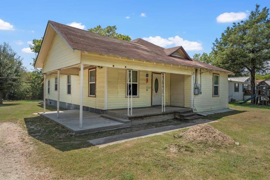 Mexia, TX 76667,400 E TRAVIS