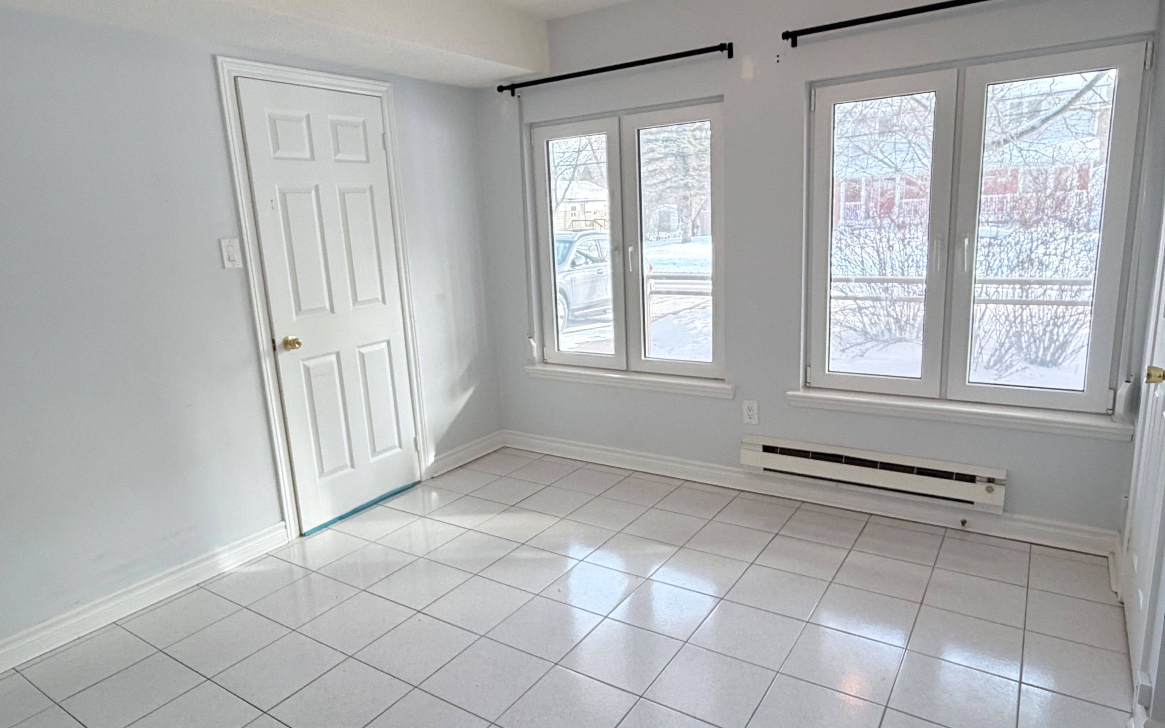 Richmond Hill, ON L4E 2Z8,238 N Lake RD #Main Fl