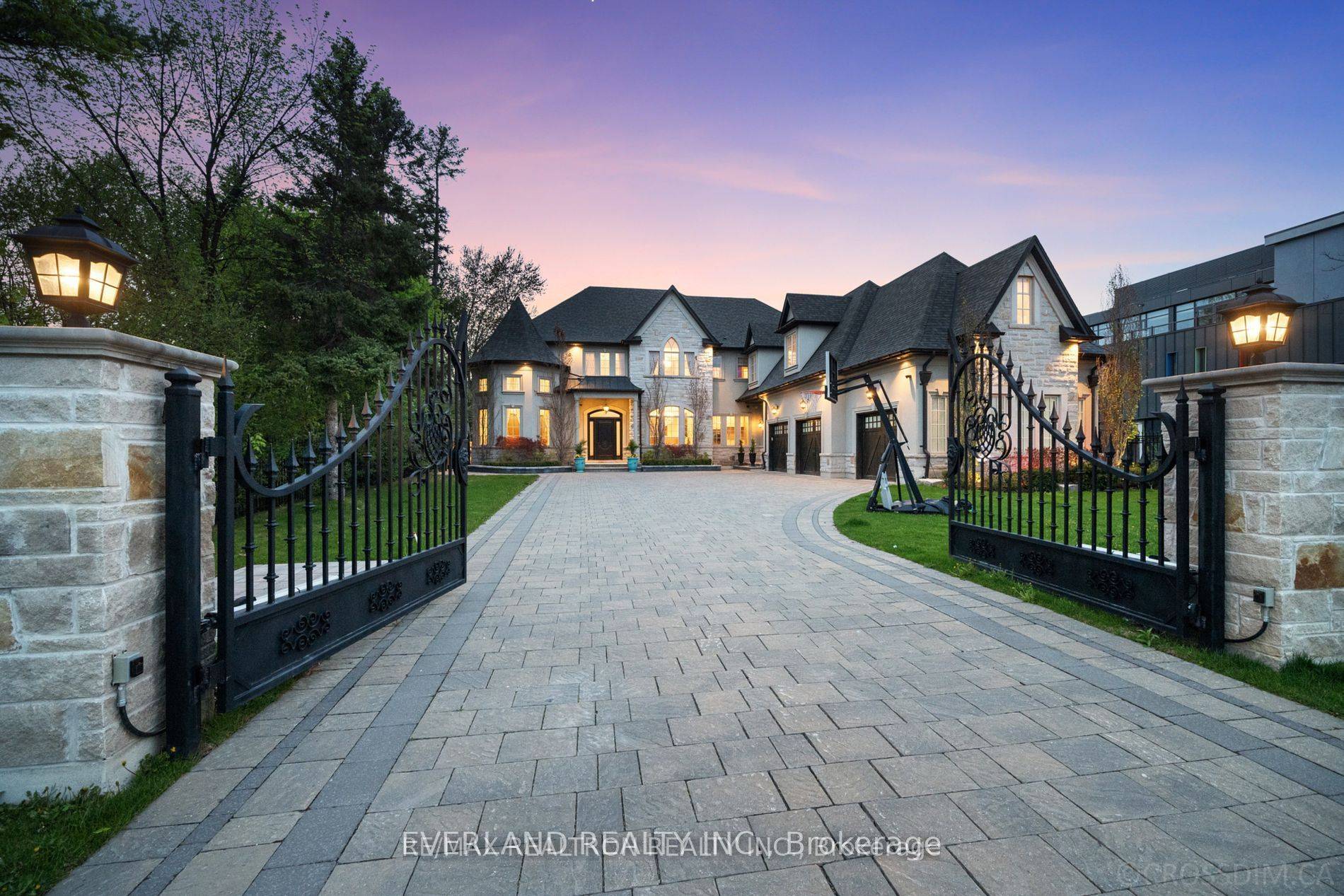 Richmond Hill, ON L4C 6J9,232 Duncan RD #Bst