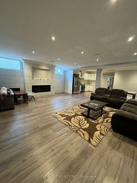 Richmond Hill, ON L4C 6J9,232 Duncan RD #Bst