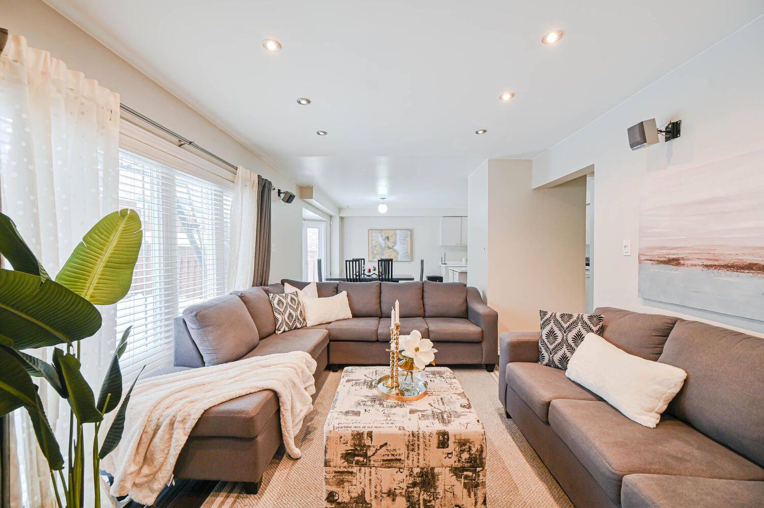 Brampton, ON L6R 1E2,30 Foxtail RD