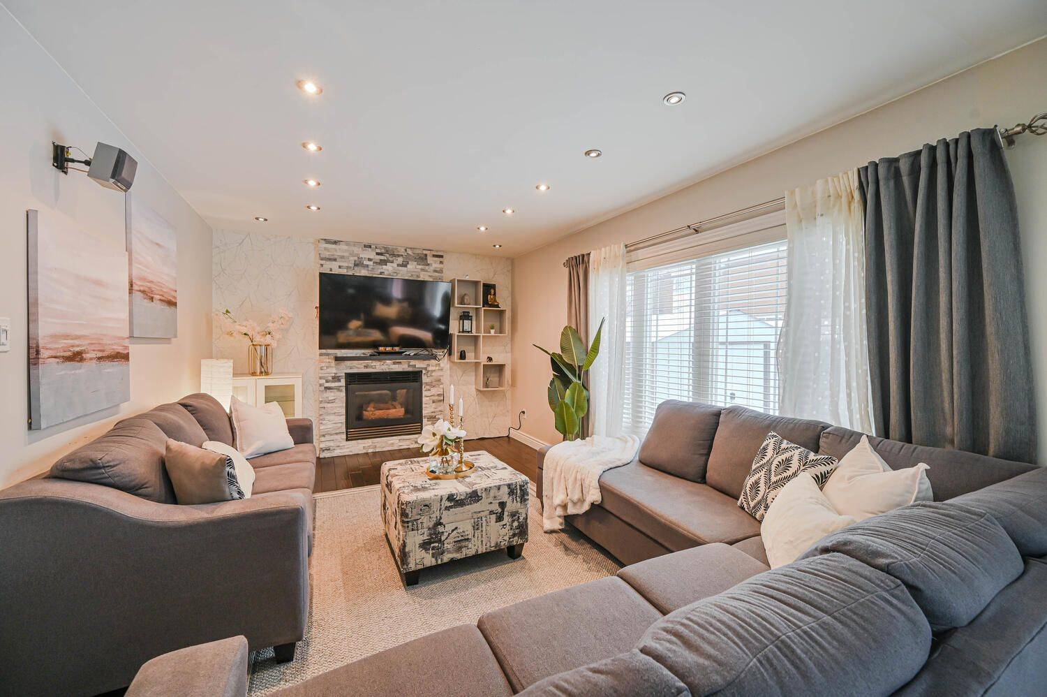 Brampton, ON L6R 1E2,30 Foxtail RD