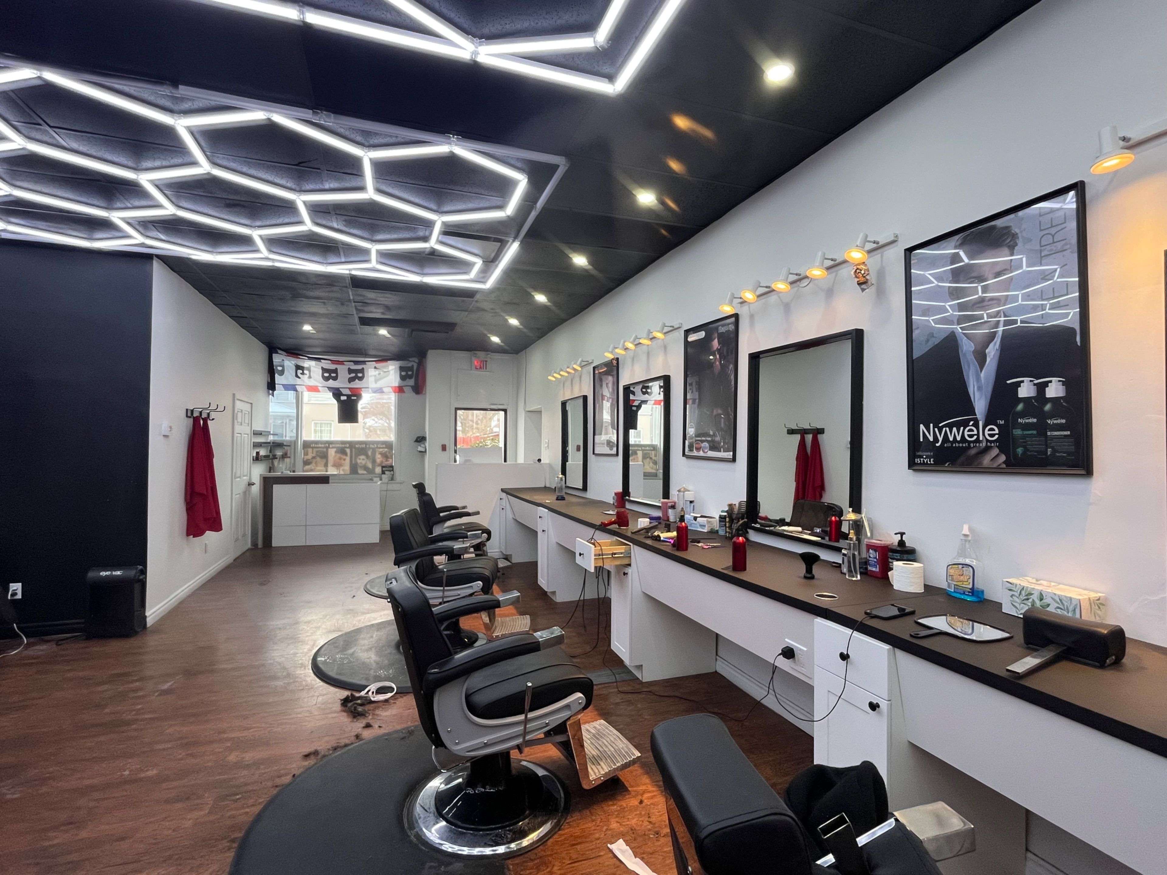 Niagara Falls, ON L2G 5Z5,5824 MAIN ST