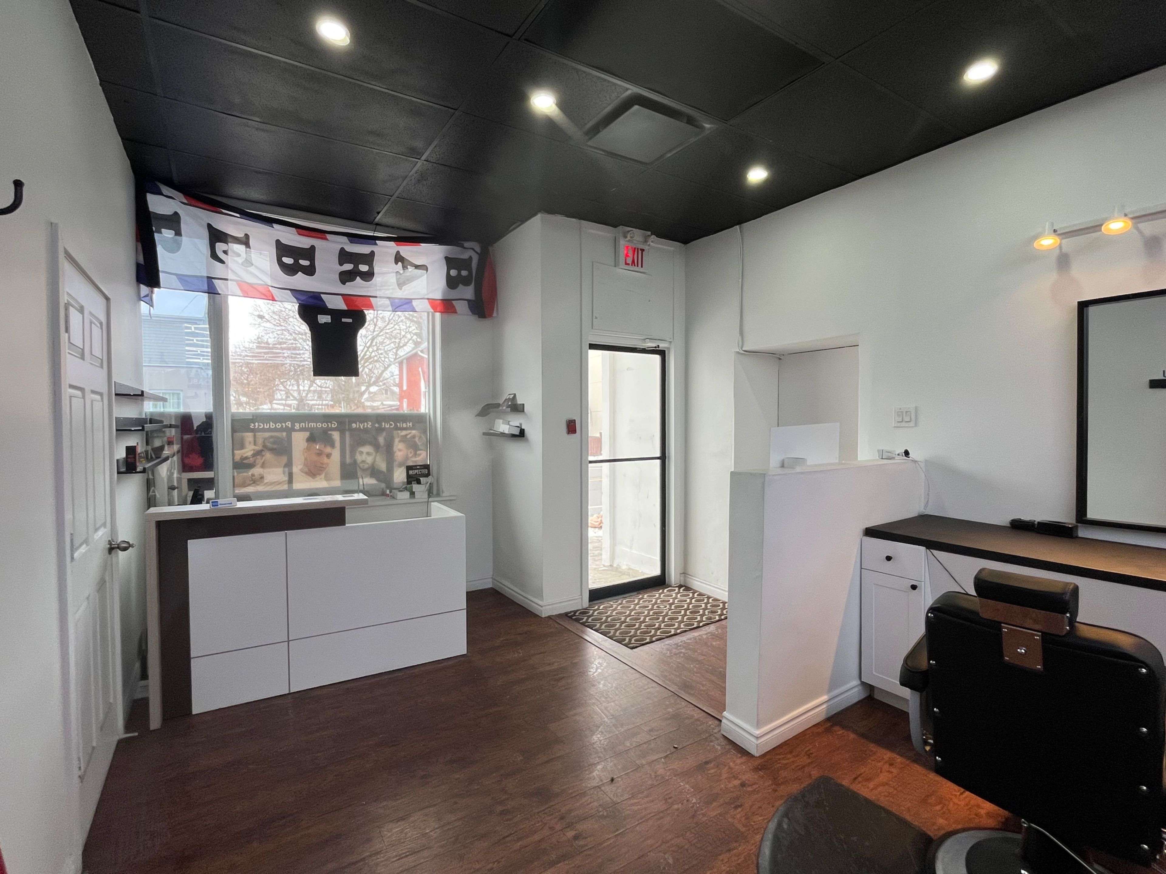 Niagara Falls, ON L2G 5Z5,5824 MAIN ST