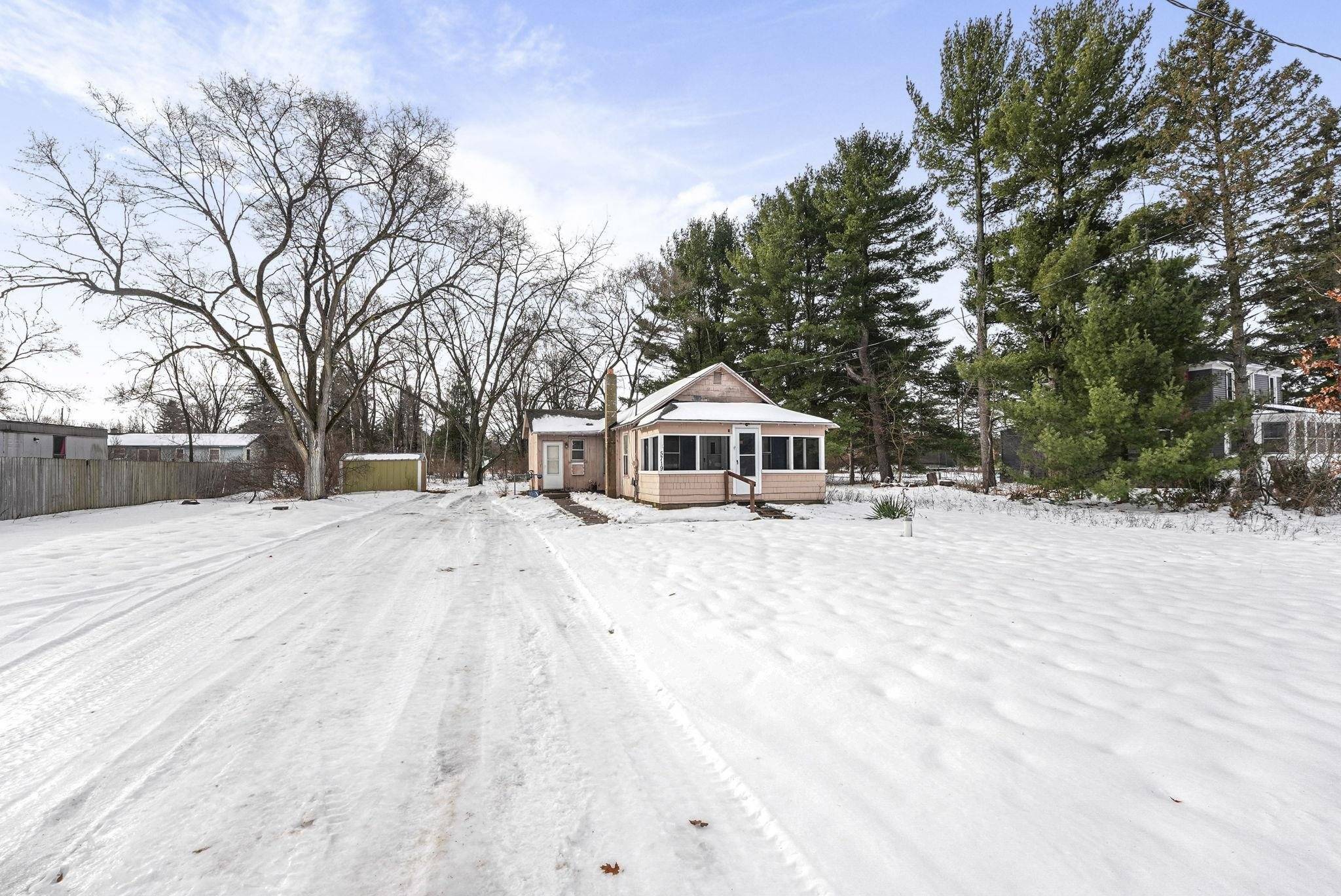 Rapid City, MI 49676,5719 Main ST