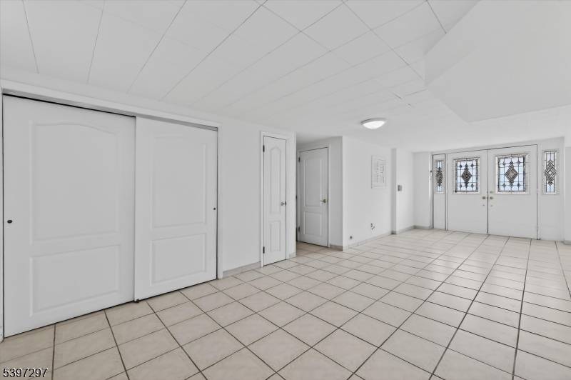 Saddle Brook Twp., NJ 07663,66 Jamros Ter