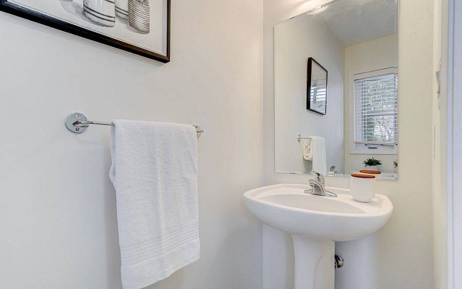 Milton, ON L9T 0Y1,561 Speyer CIR