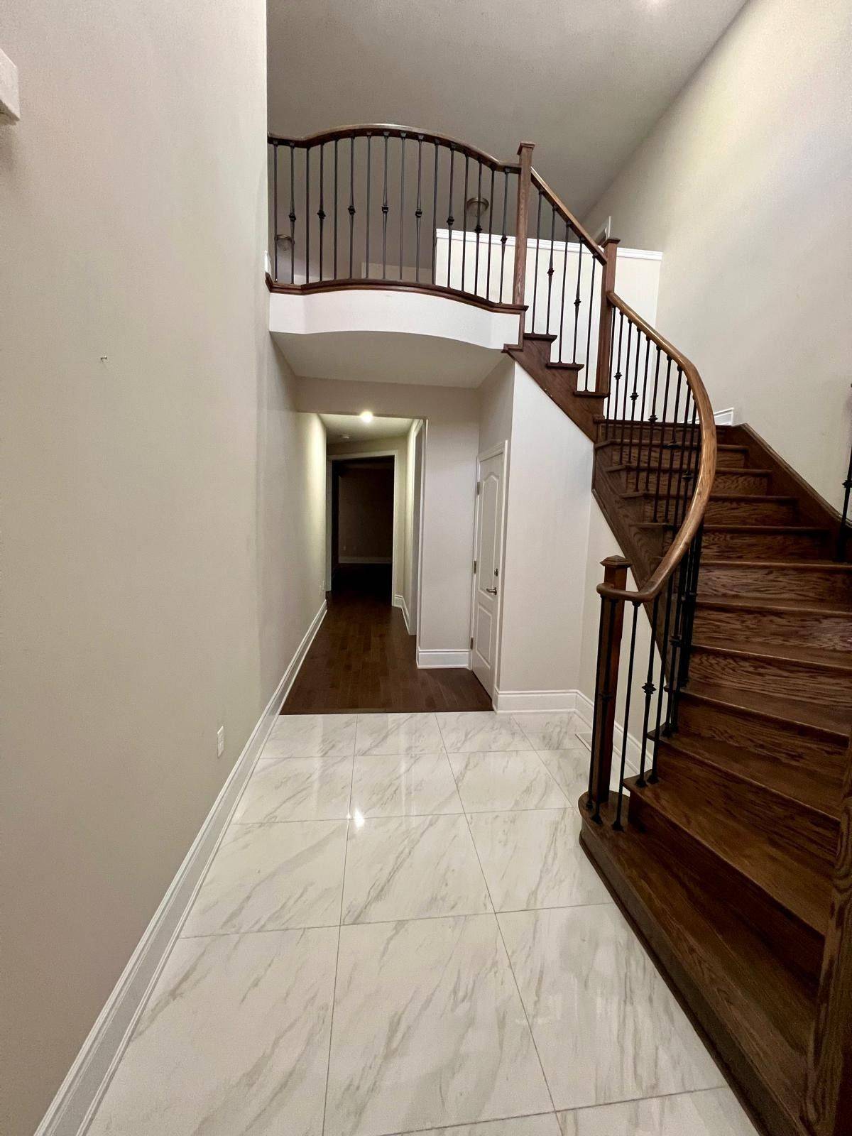 Brampton, ON L7A 0B7,16 Matterhorn RD