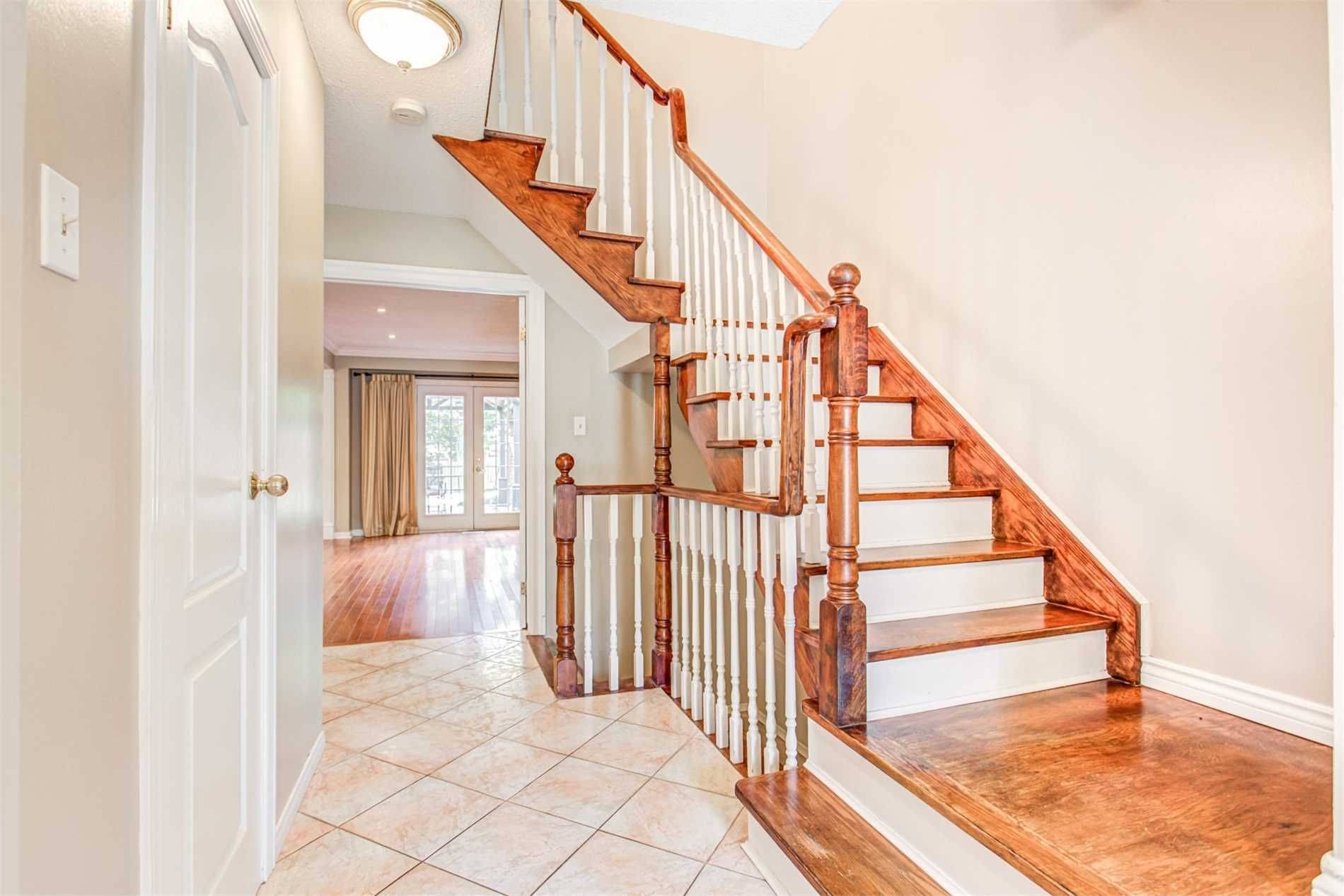 Mississauga, ON L5M 3R8,1824 Princelea PL