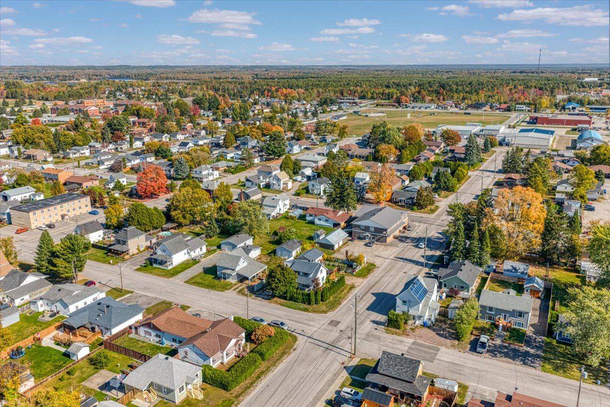 West Nipissing, ON P2B 1E7,216 Arthur ST