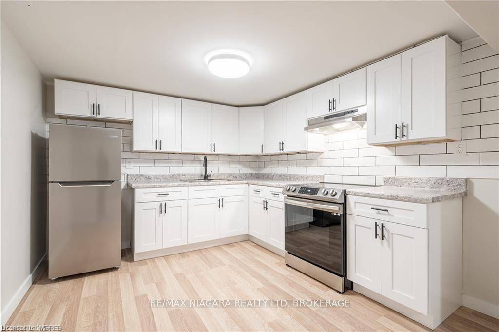 Niagara Falls, ON L2G 5V7,7121 Dorchester RD #LOWER