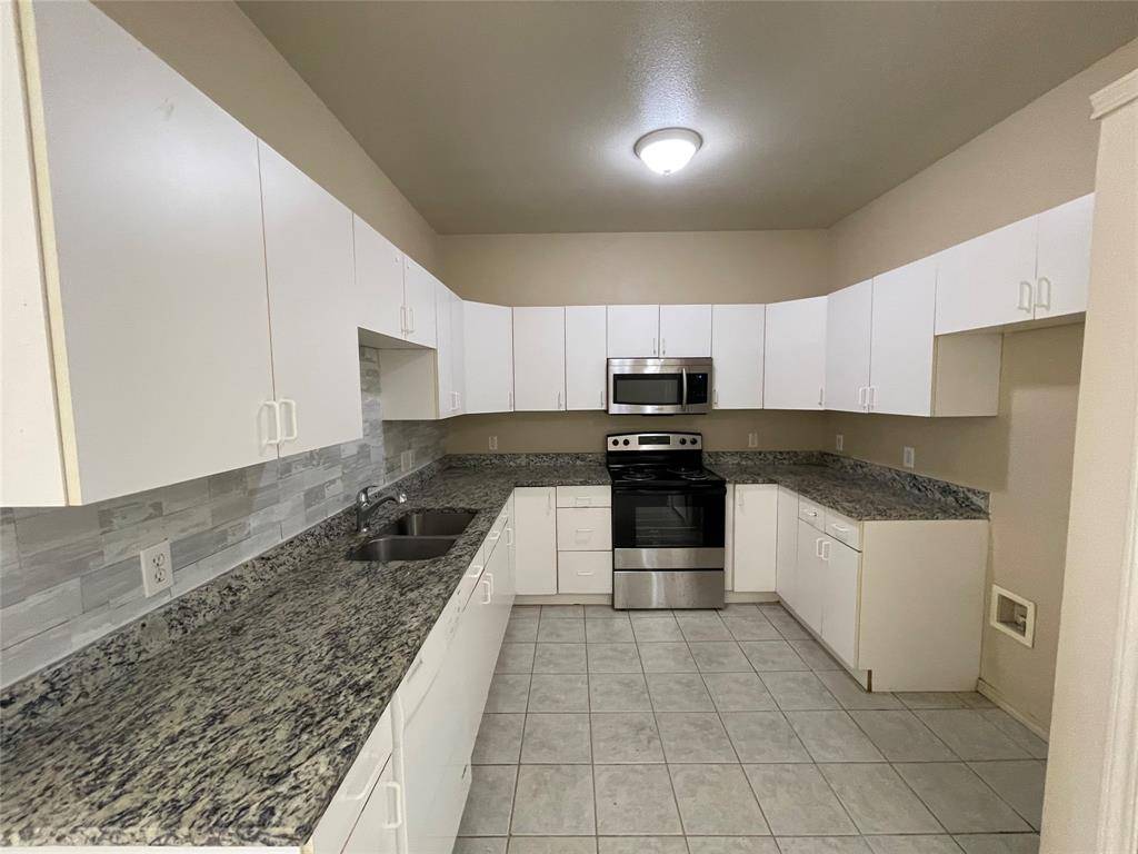 Joshua, TX 76058,112 Honey Bee Drive #114