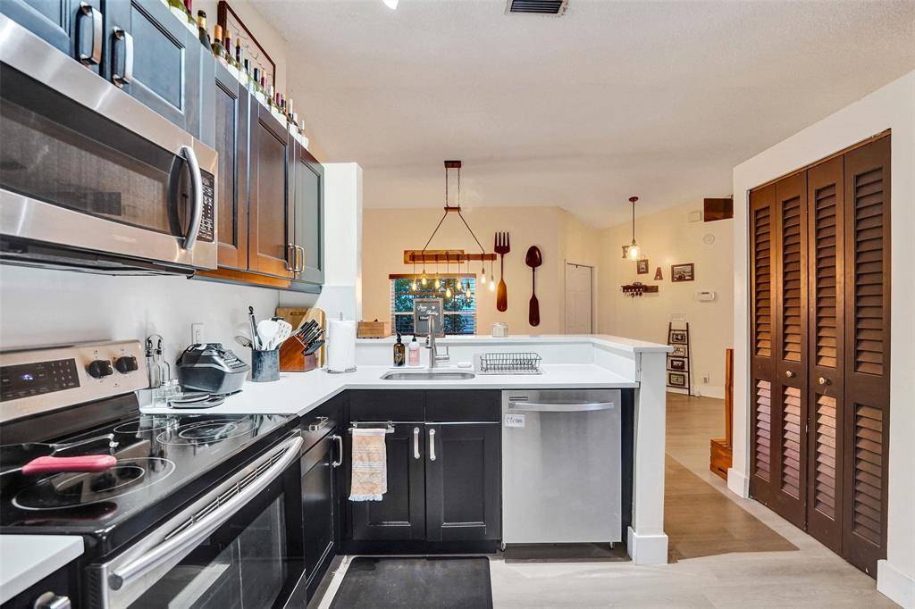 Pembroke Pines, FL 33029,895 SW 180th Ter