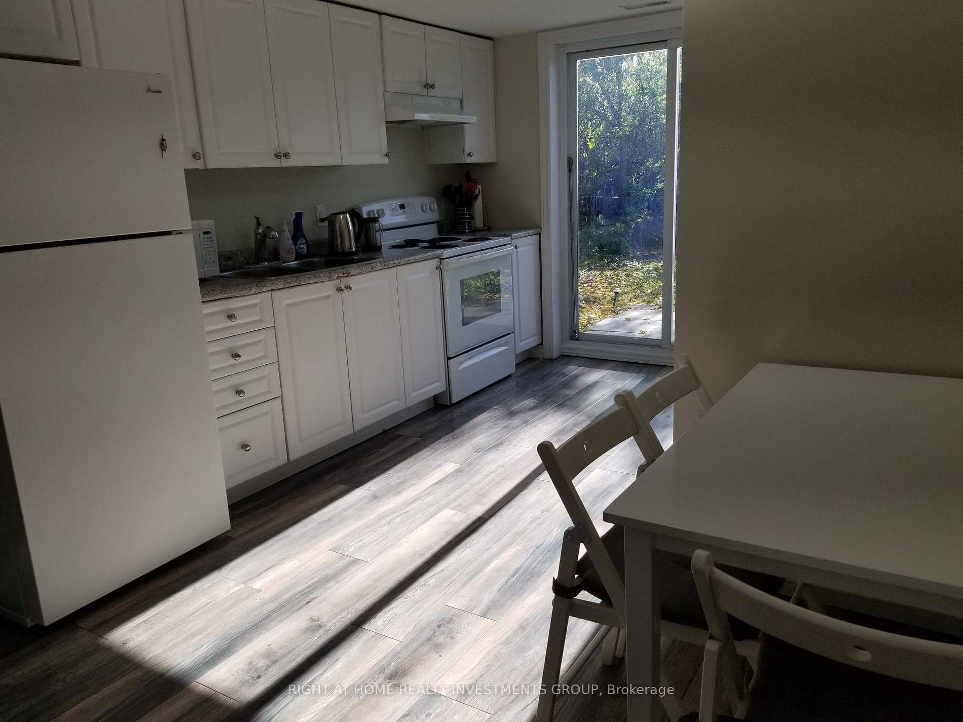 Barrie, ON L4M 5L1,15B Cundles RD E