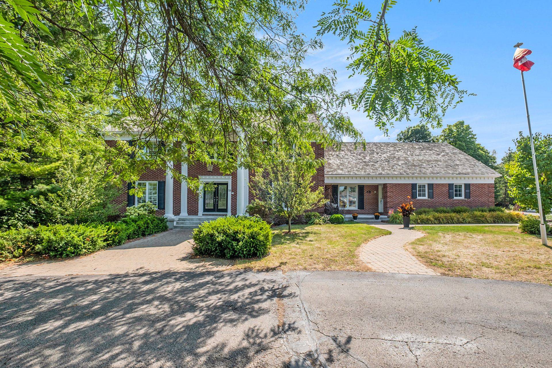 Rideau Lakes, ON K7A 4S5,21 Cedar LN