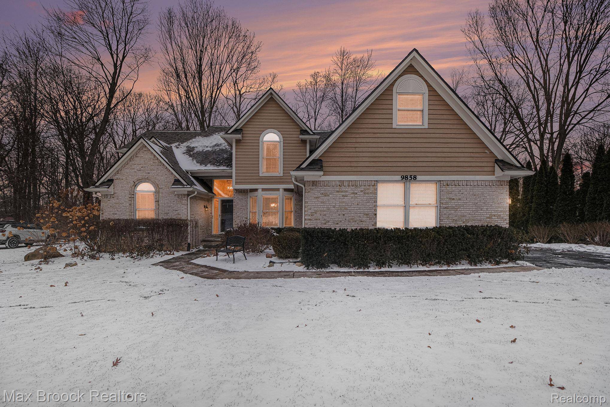 Clarkston, MI 48348,9858 Forest Ridge DR