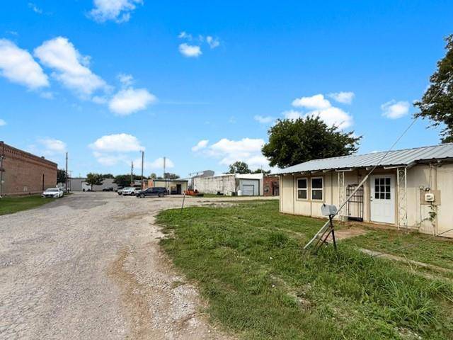 Trenton, TX 75490,210 Carrie Mabrie Street