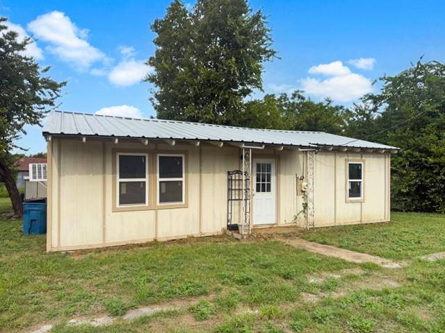 Trenton, TX 75490,210 Carrie Mabrie Street
