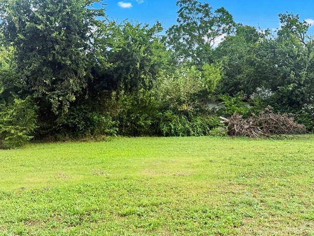 Trenton, TX 75490,210 Carrie Mabrie Street