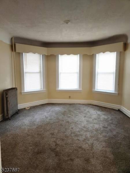 East Orange City, NJ 07018,28 Rhode Island Ave