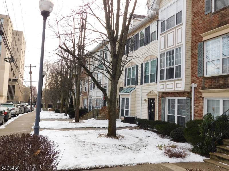 Newark City, NJ 07103,92 13Th Ave